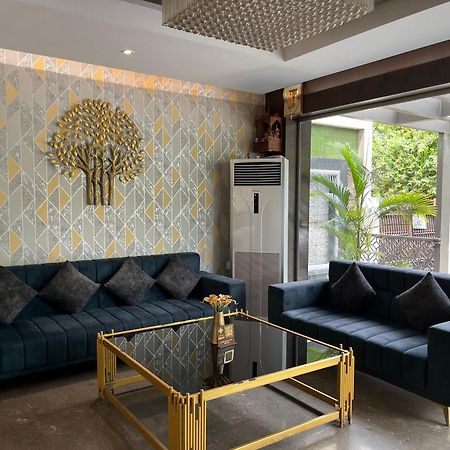 Hotel Royal Livin Varanasi Ngoại thất bức ảnh