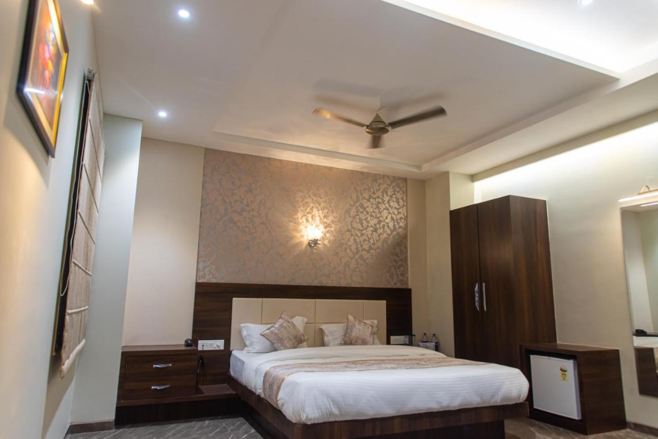 Hotel Royal Livin Varanasi Ngoại thất bức ảnh