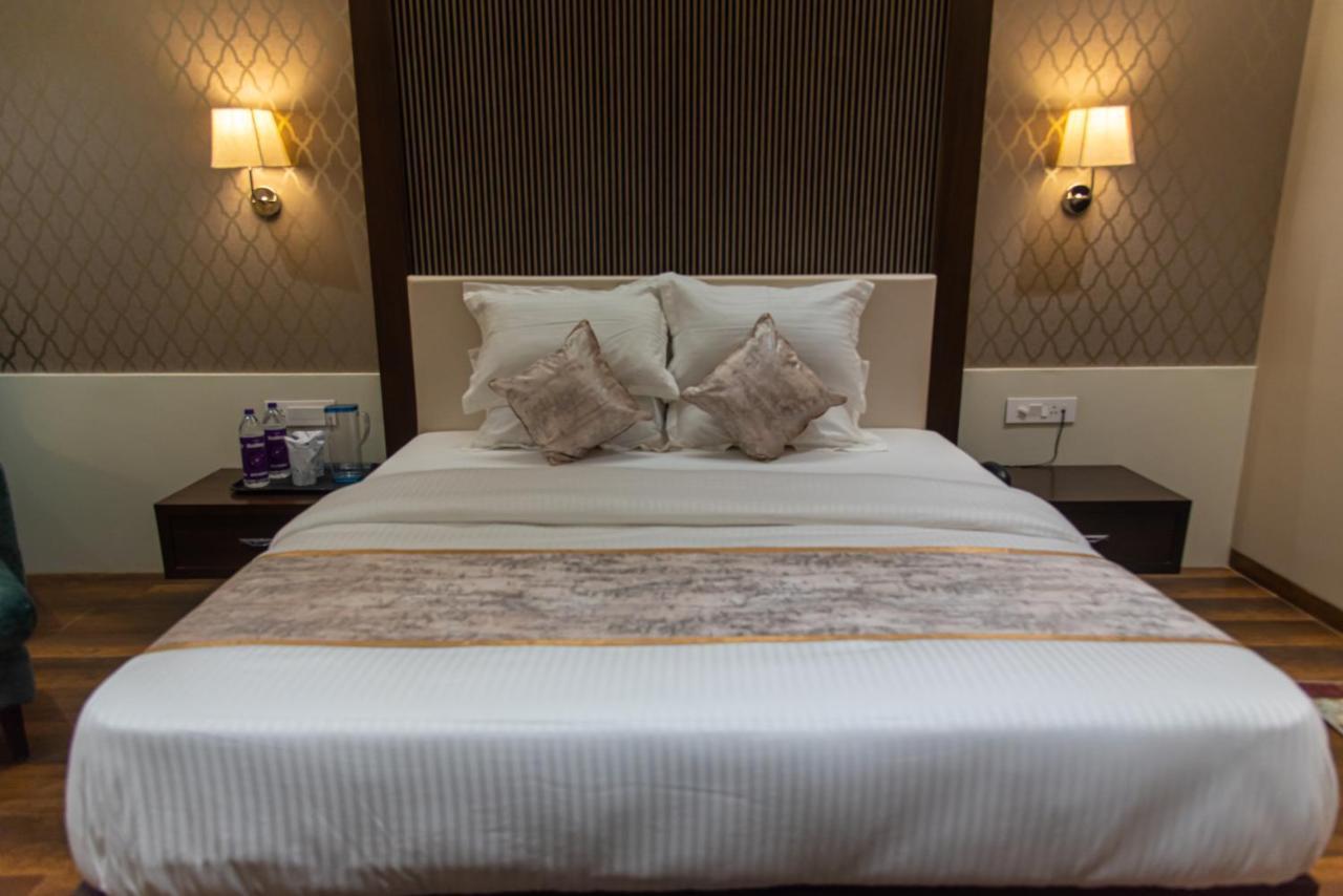 Hotel Royal Livin Varanasi Ngoại thất bức ảnh