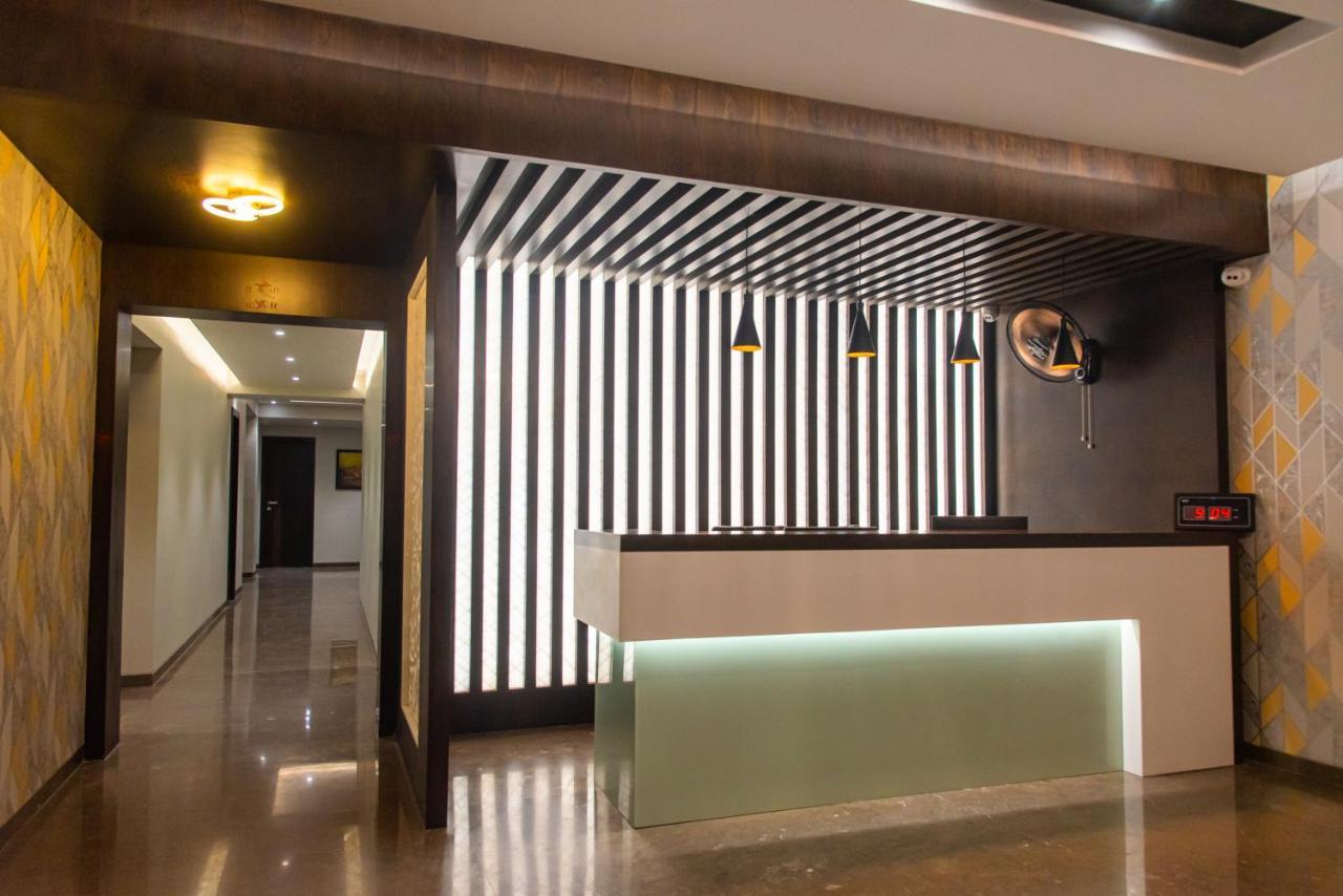Hotel Royal Livin Varanasi Ngoại thất bức ảnh