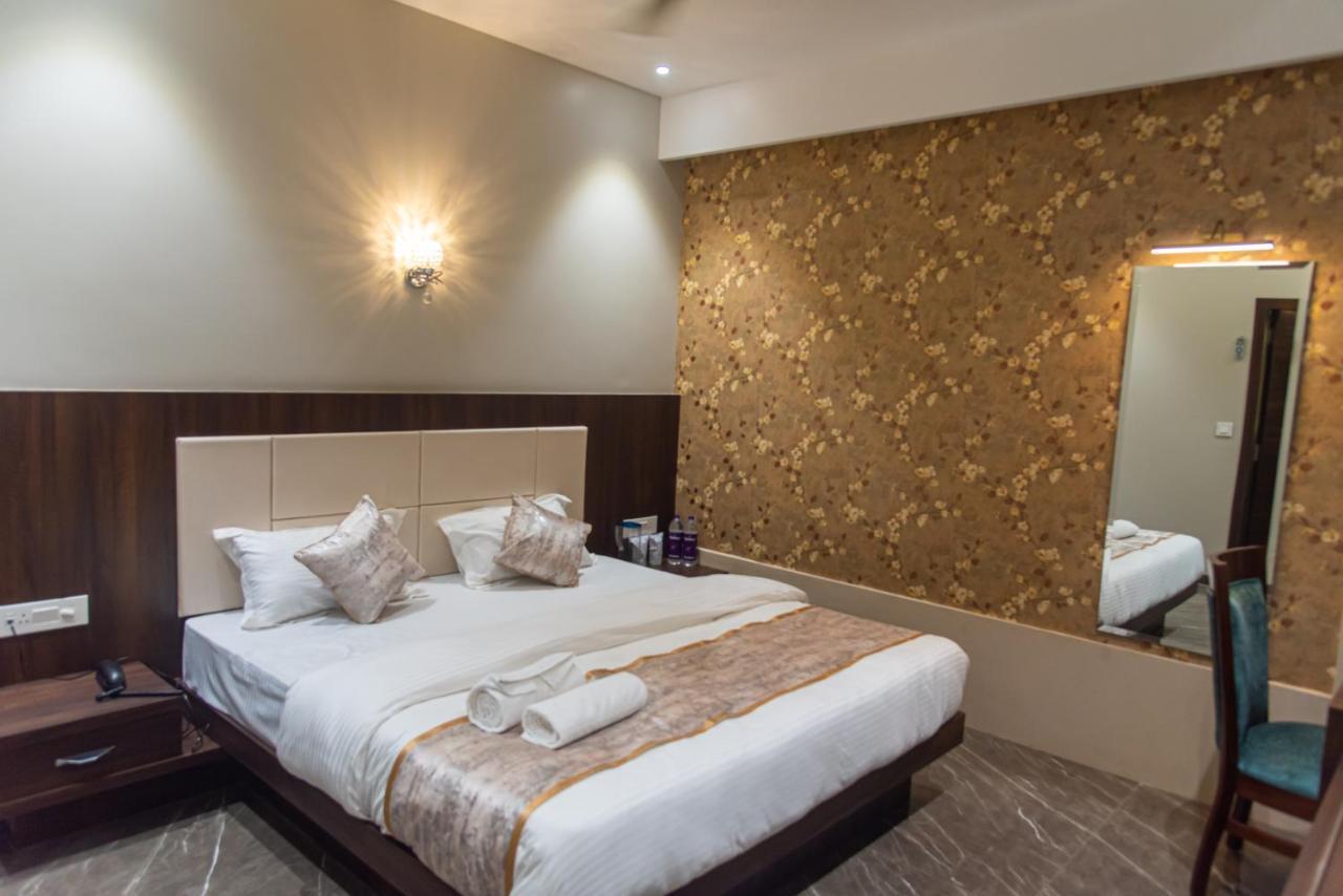 Hotel Royal Livin Varanasi Ngoại thất bức ảnh