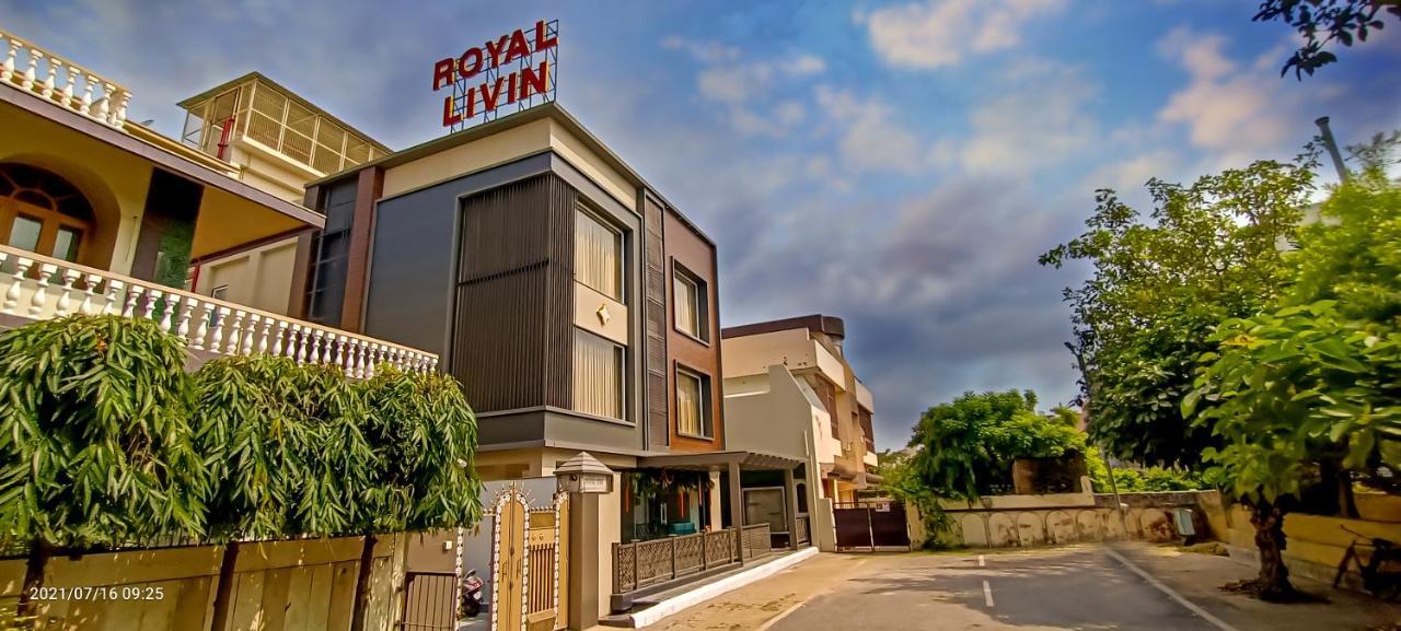 Hotel Royal Livin Varanasi Ngoại thất bức ảnh