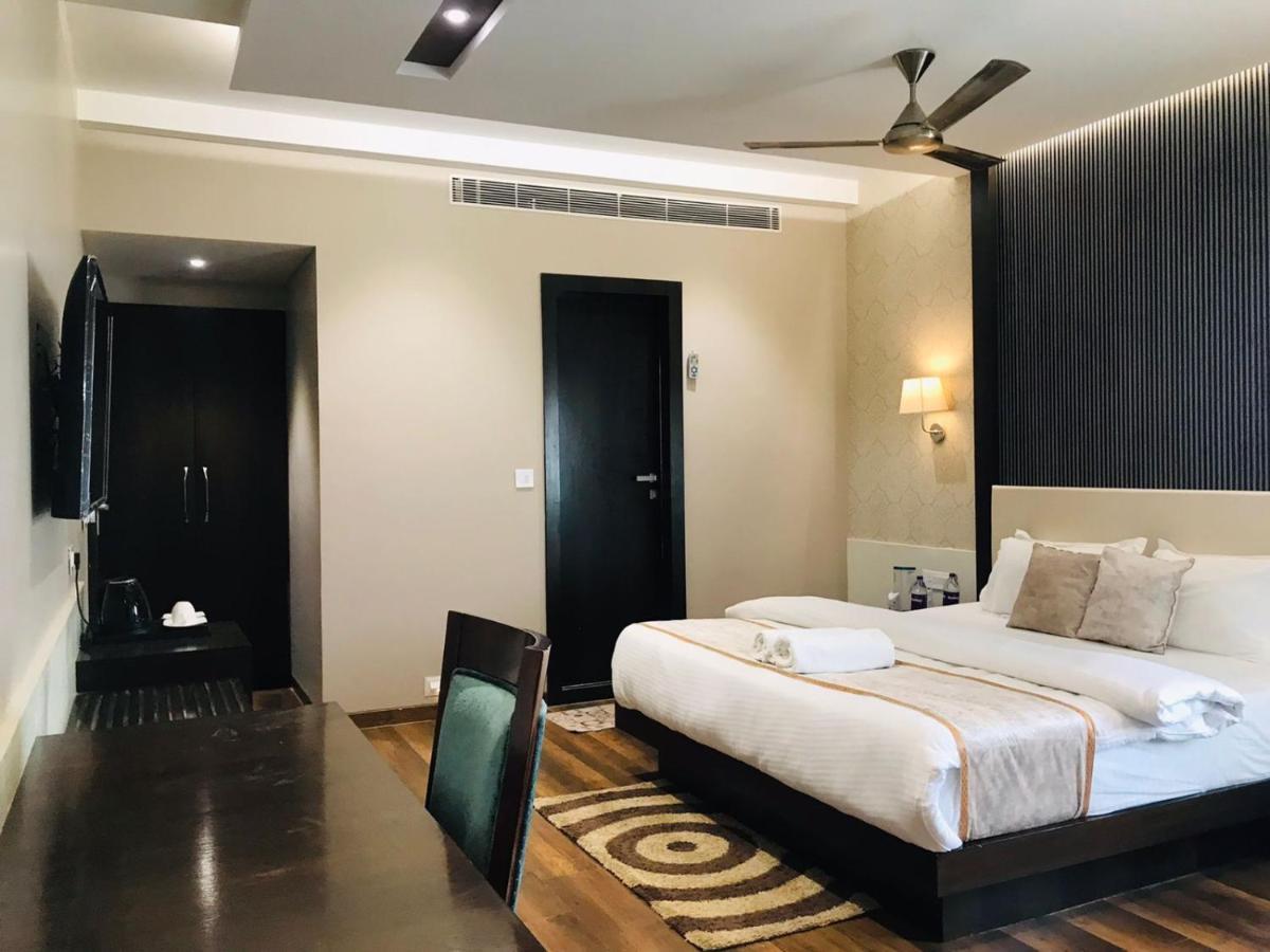 Hotel Royal Livin Varanasi Ngoại thất bức ảnh