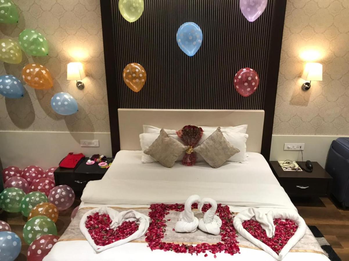 Hotel Royal Livin Varanasi Ngoại thất bức ảnh