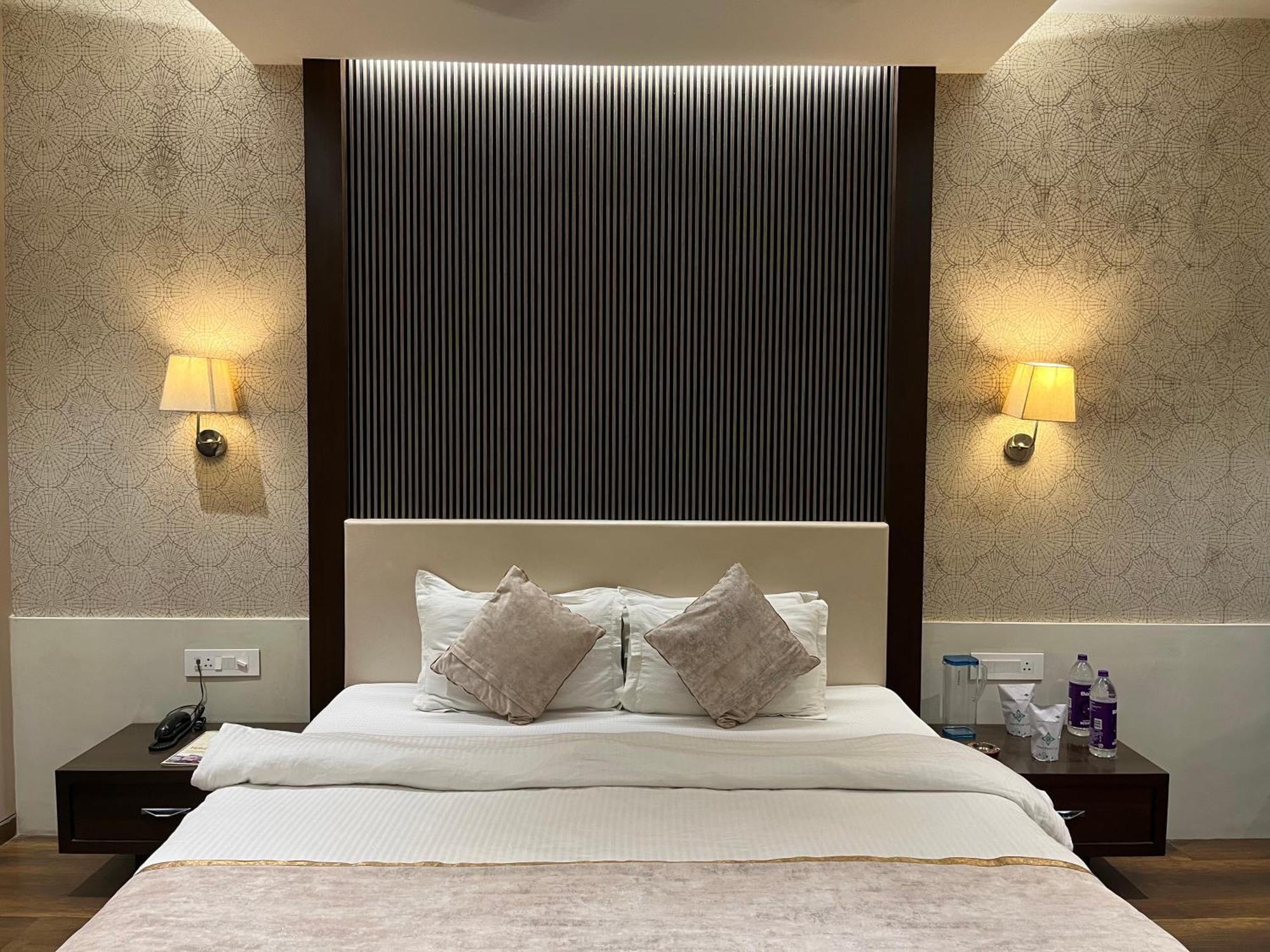 Hotel Royal Livin Varanasi Ngoại thất bức ảnh