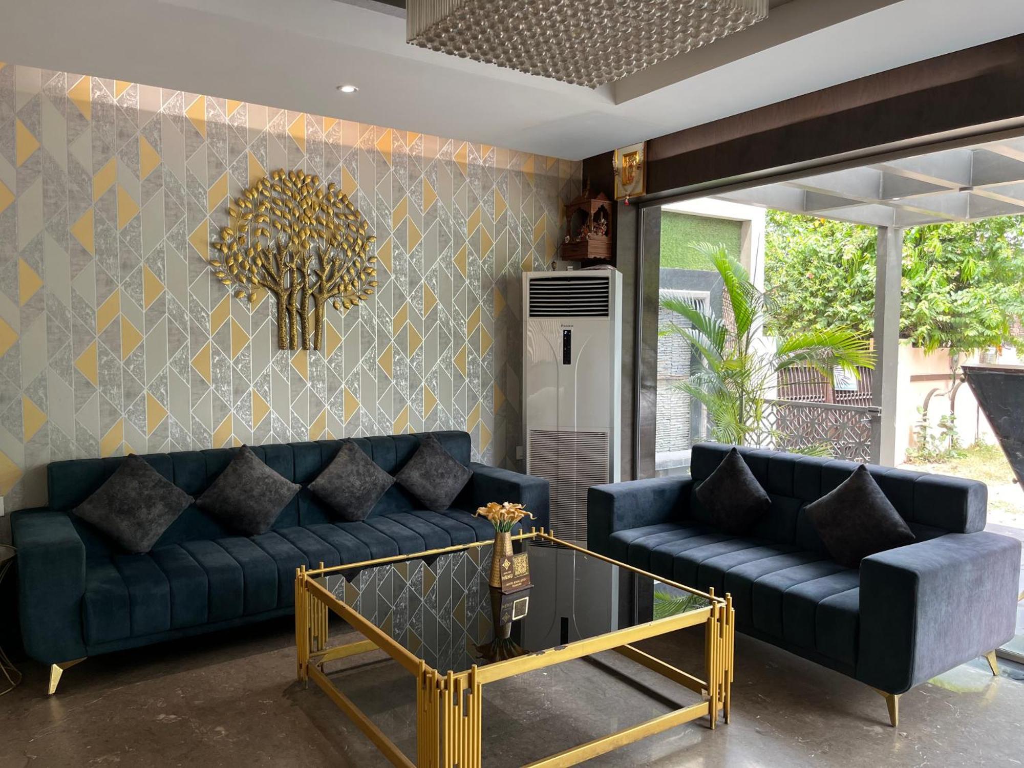 Hotel Royal Livin Varanasi Ngoại thất bức ảnh