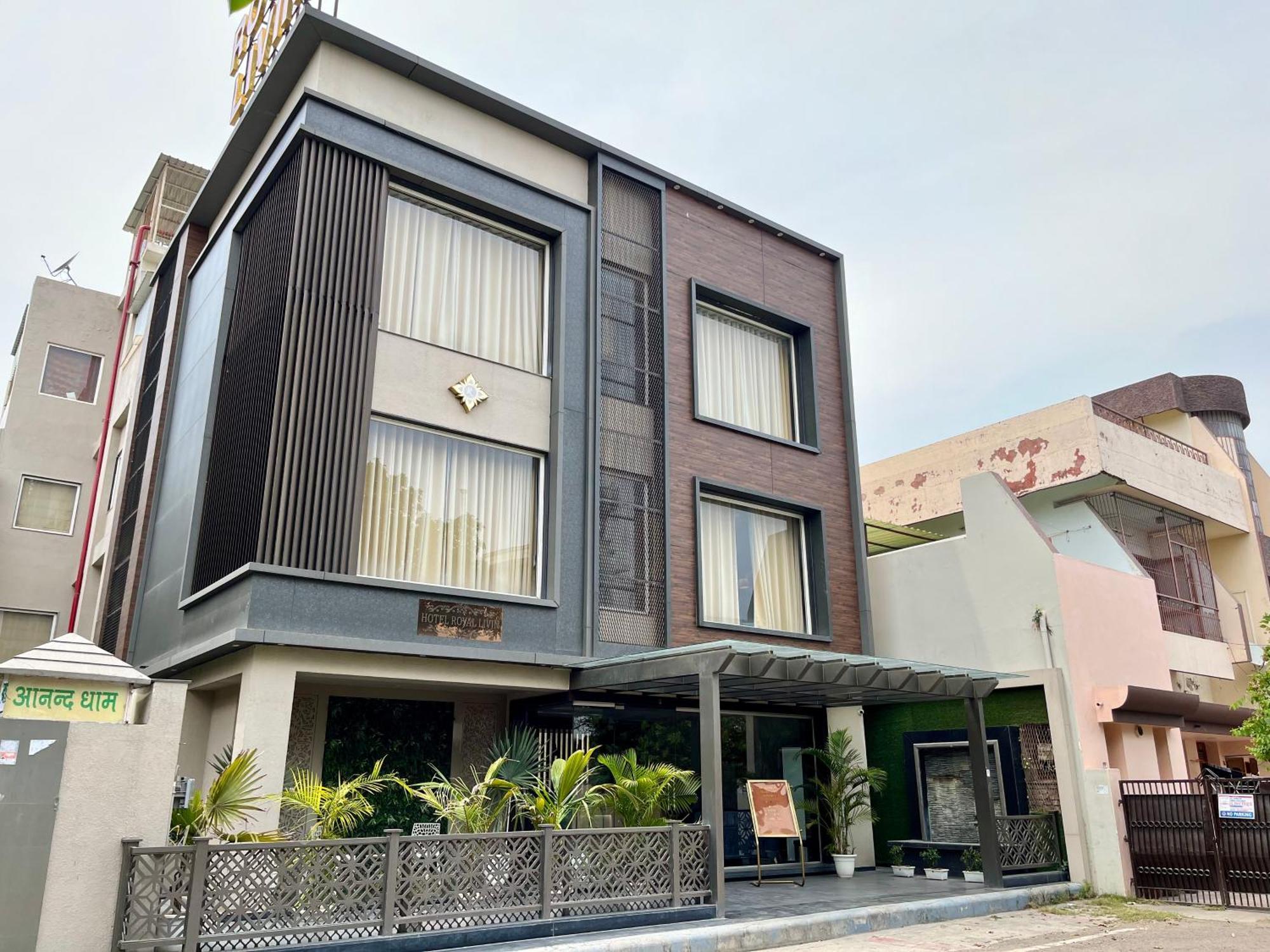 Hotel Royal Livin Varanasi Ngoại thất bức ảnh
