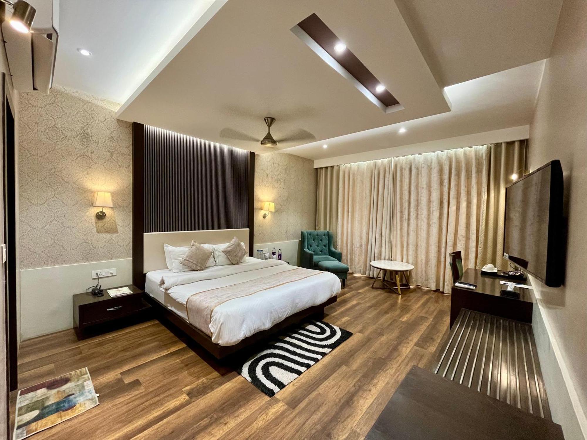 Hotel Royal Livin Varanasi Ngoại thất bức ảnh