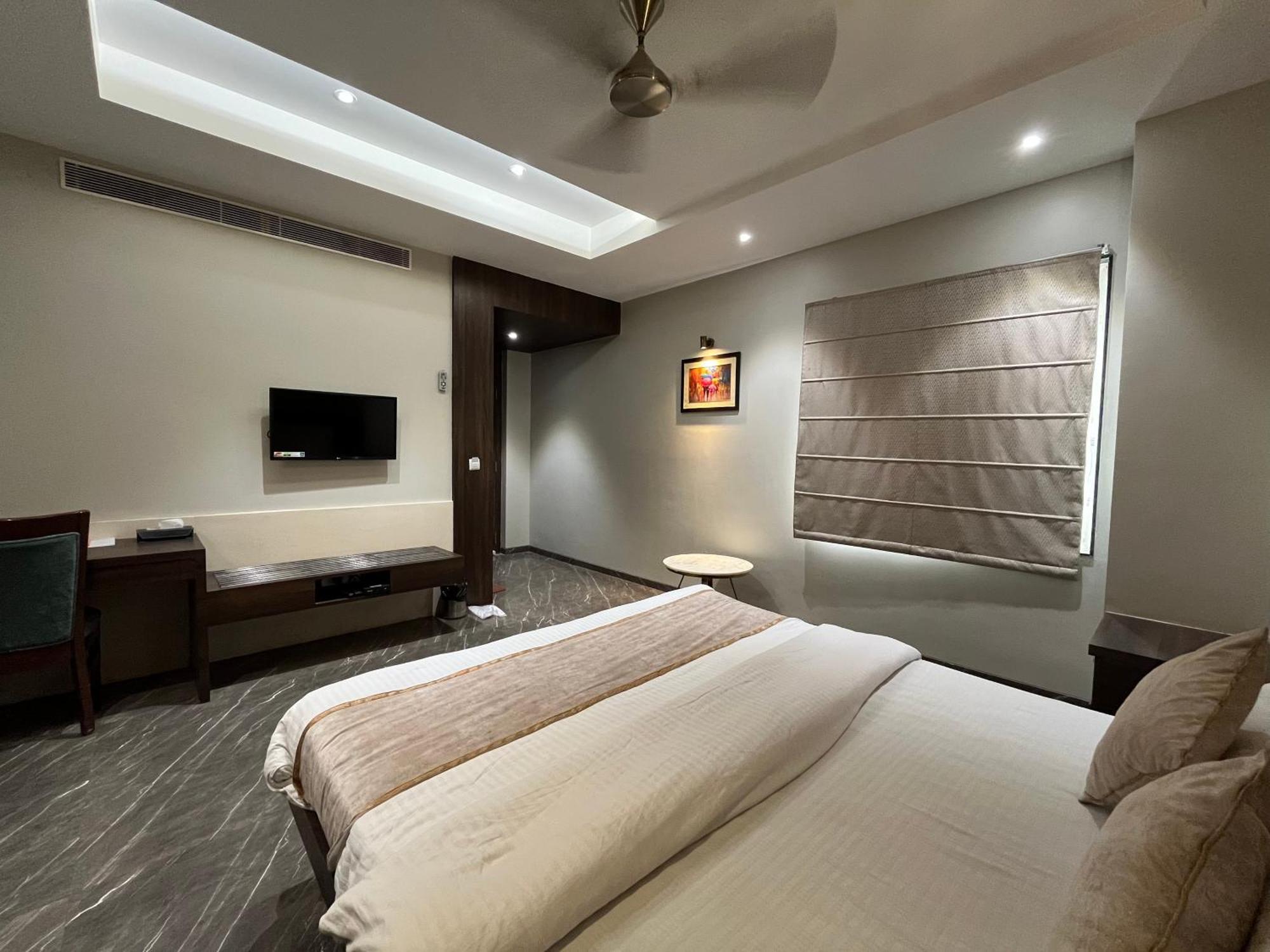 Hotel Royal Livin Varanasi Ngoại thất bức ảnh