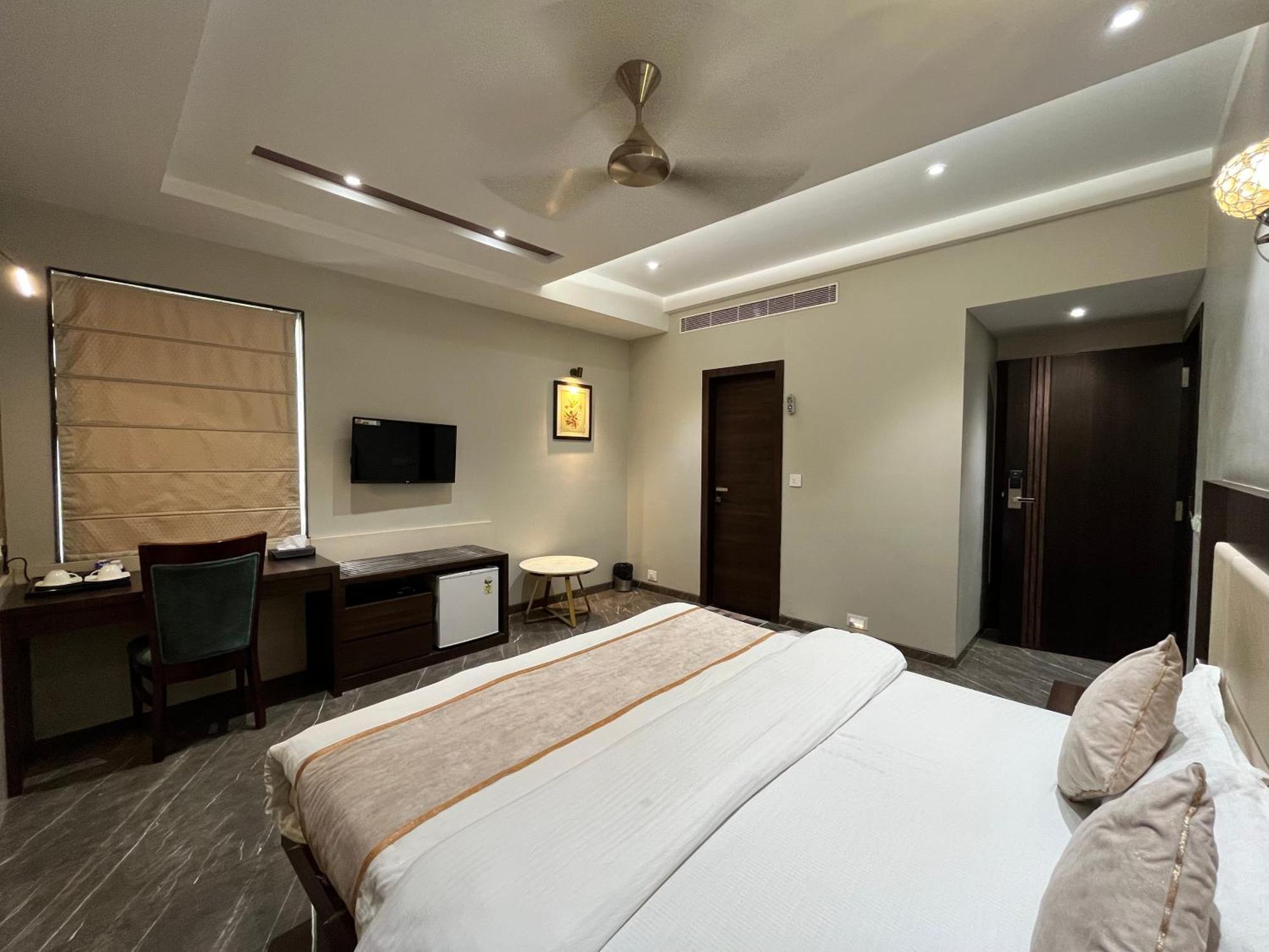 Hotel Royal Livin Varanasi Ngoại thất bức ảnh