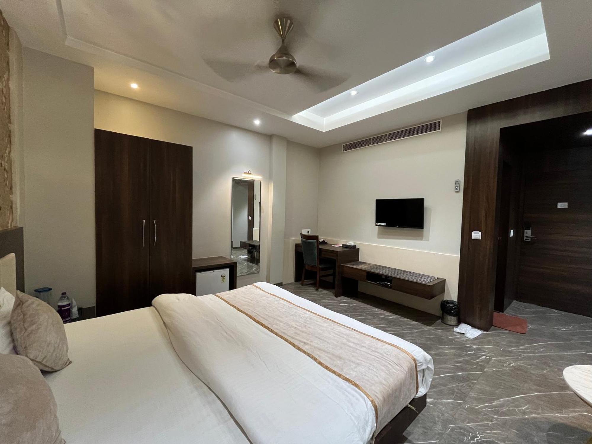 Hotel Royal Livin Varanasi Ngoại thất bức ảnh
