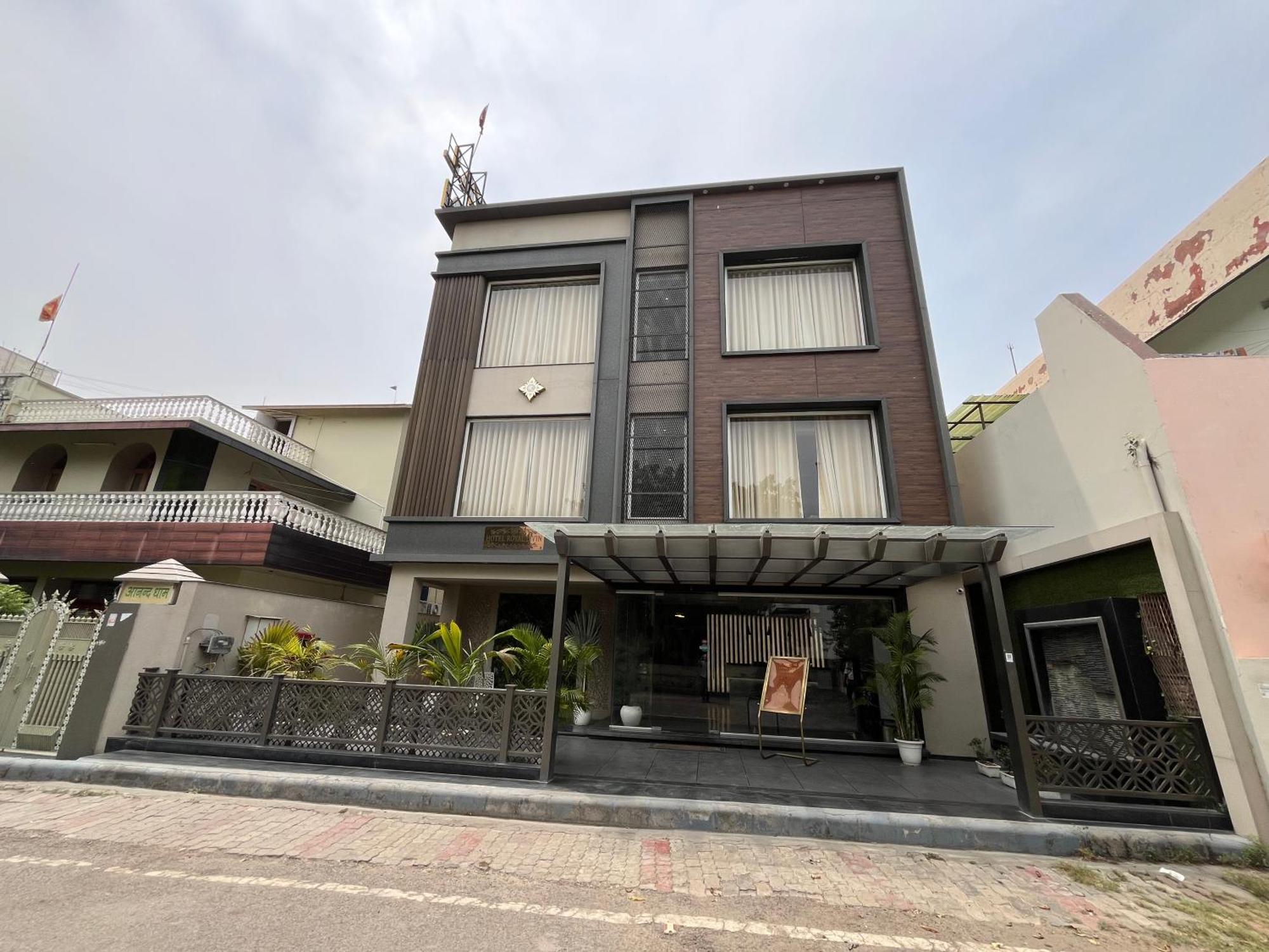 Hotel Royal Livin Varanasi Ngoại thất bức ảnh