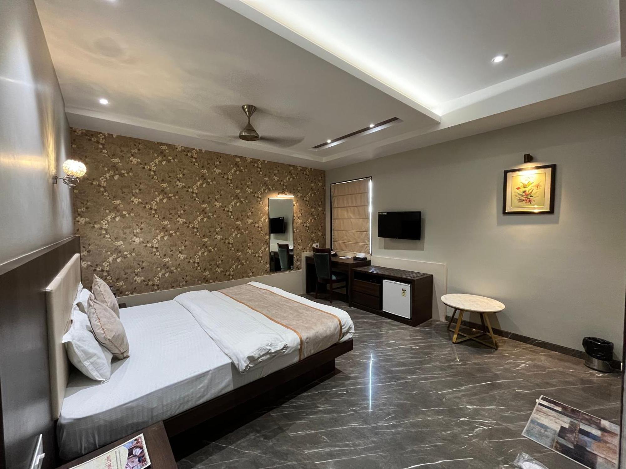 Hotel Royal Livin Varanasi Ngoại thất bức ảnh